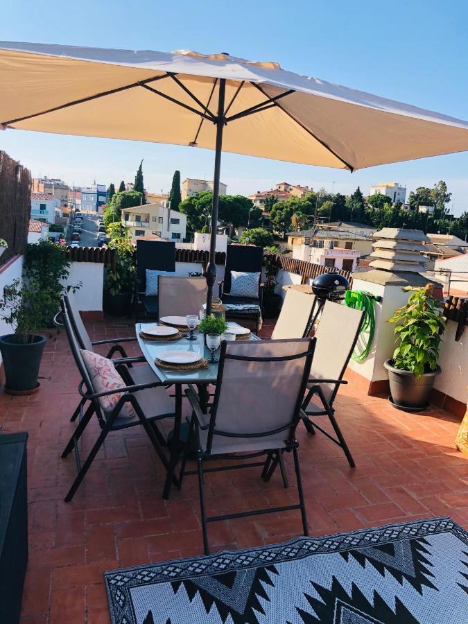 Apartamento con terraza y piscina en Malgrat de Mar Exterior foto