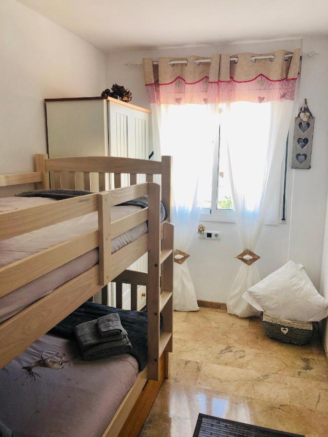 Apartamento con terraza y piscina en Malgrat de Mar Exterior foto