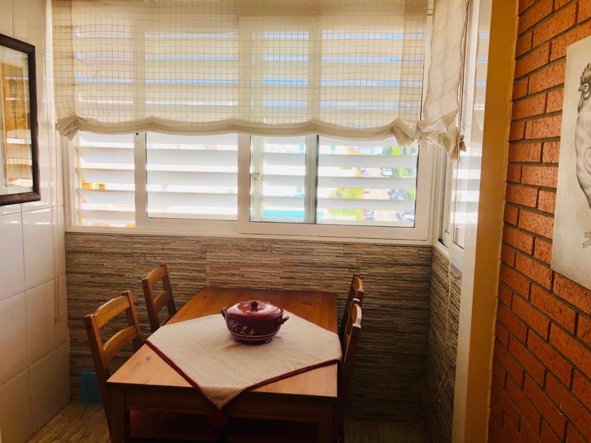 Apartamento con terraza y piscina en Malgrat de Mar Exterior foto